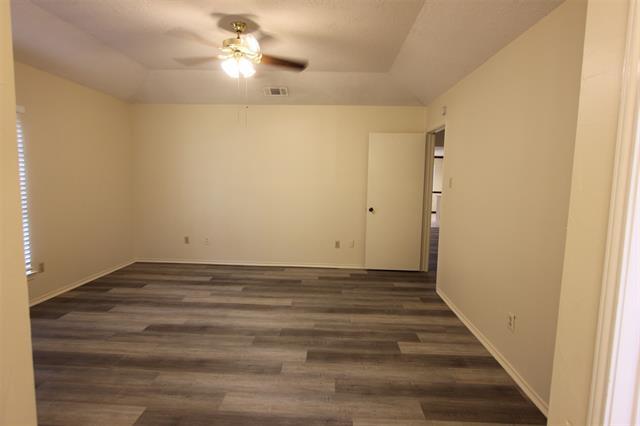 Building Photo - 728 Middle Cove Dr