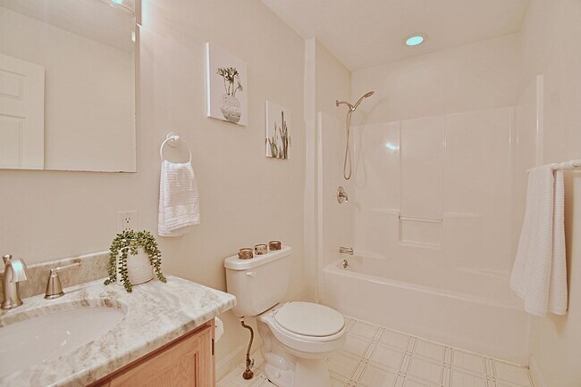 Building Photo - 19 Ptarmigan Dr