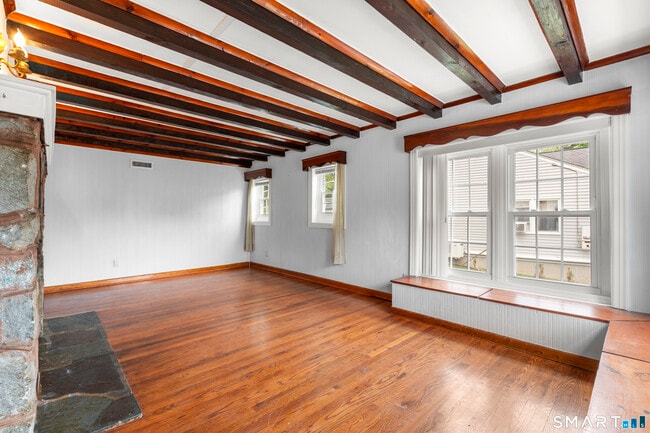 Building Photo - 399 Hawthorne Ave