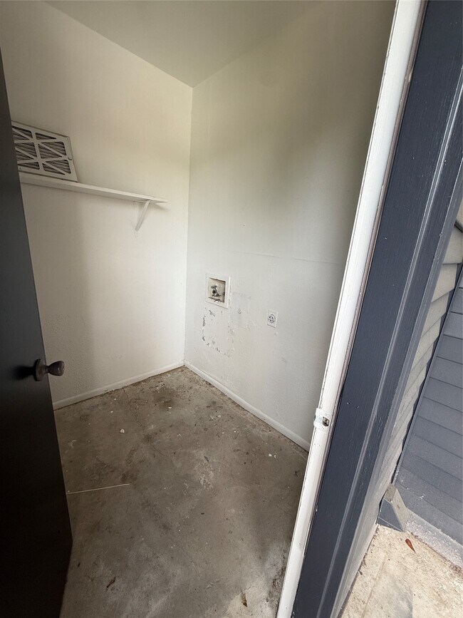 Building Photo - 923 Carrell St