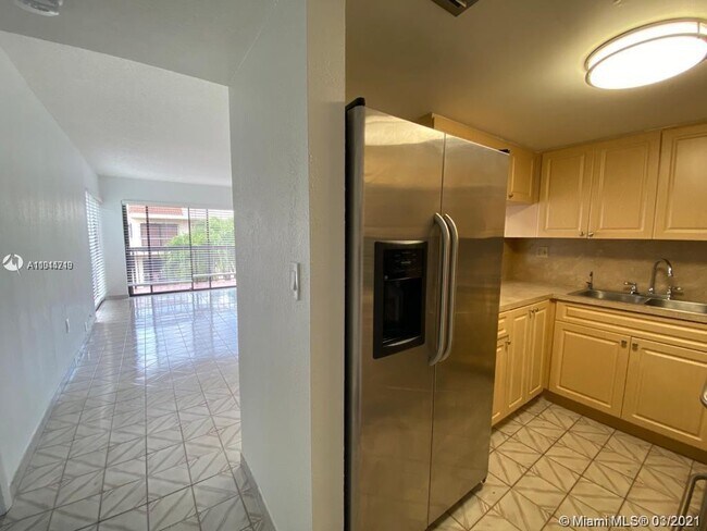 Building Photo - 995 SW 84th Ave