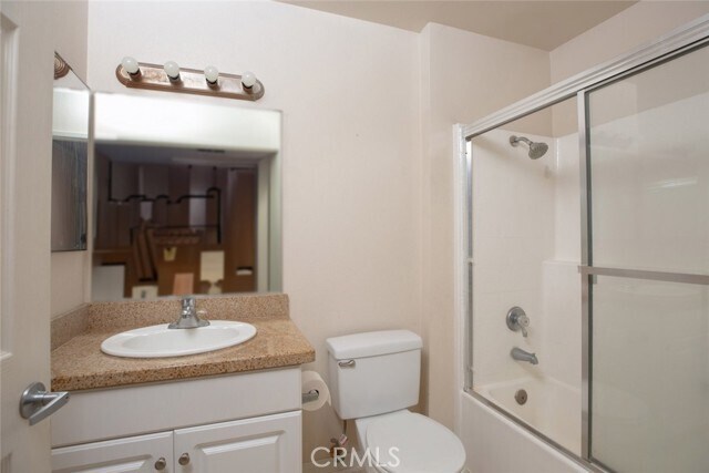 Building Photo - 5540 Owensmouth Ave