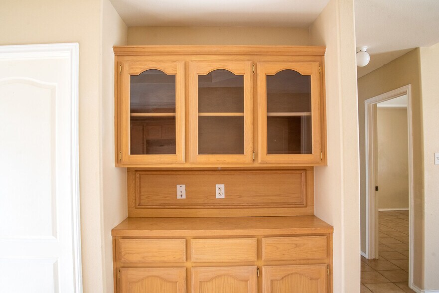 Building Photo - 1007 Cedarwood Dr