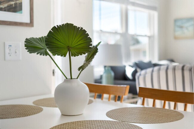 Building Photo - 217 Carol Pl