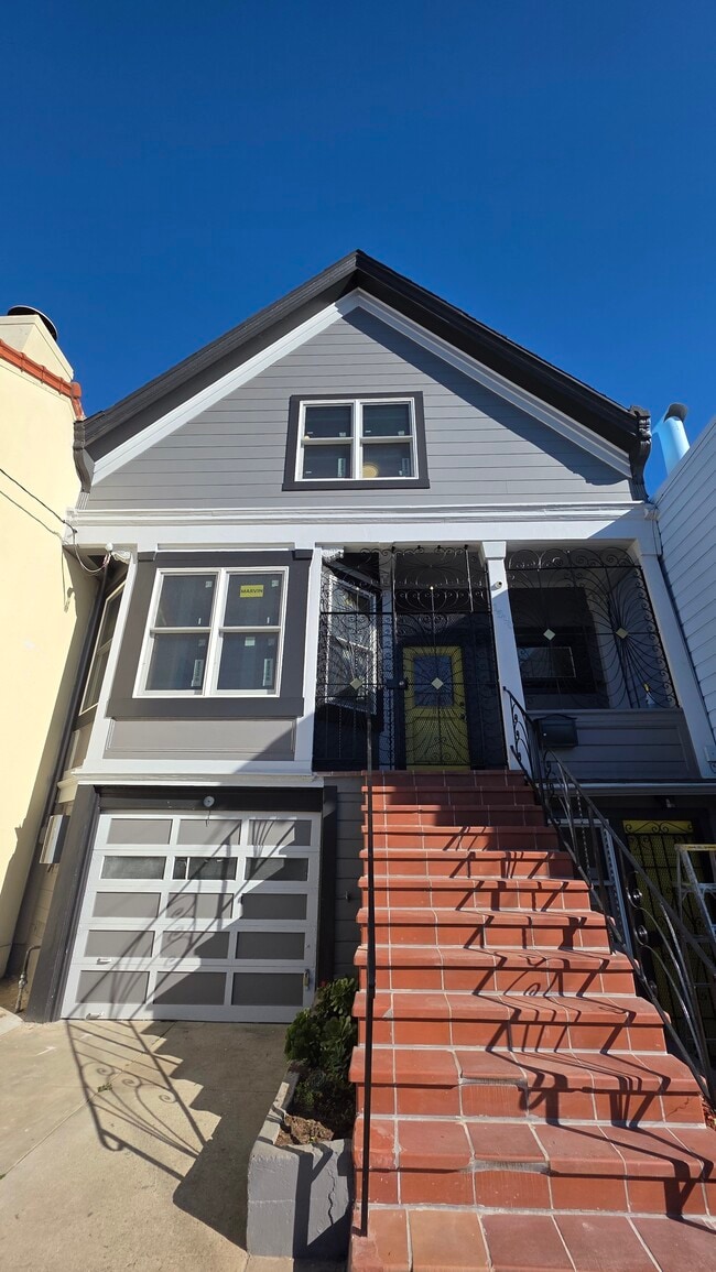 Building Photo - 1590 Underwood Ave