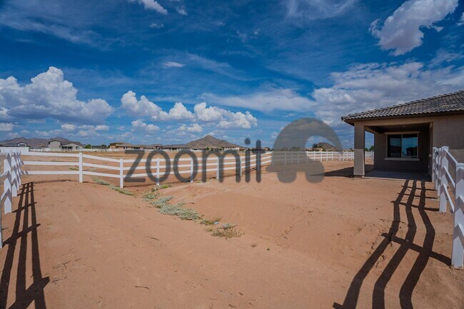 Building Photo - Coming Soon  Mid May 2026!- 4bdrm 3bath - 1 acre horse property