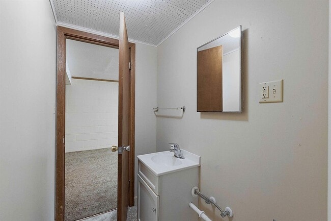 Building Photo - 375 S 44th St