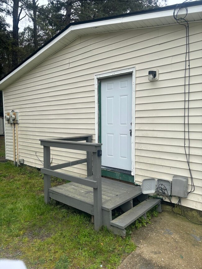 Primary Photo - 618-A Dashland Dr