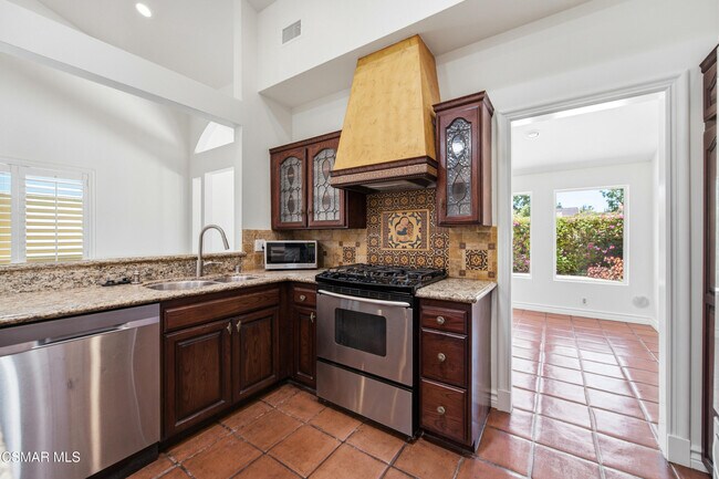 Building Photo - 1090 Elfstone Ct