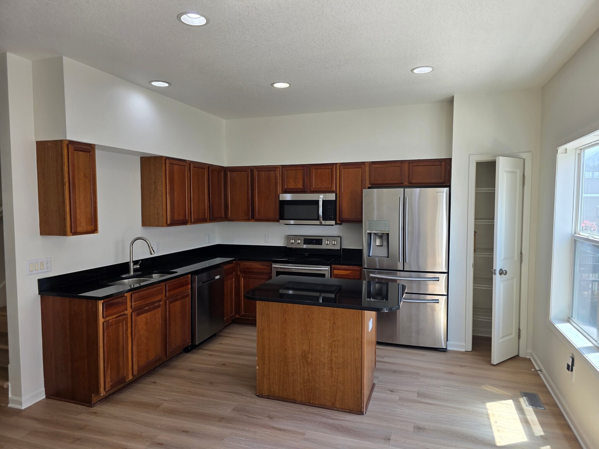 Building Photo - 6895 Jack London Dr