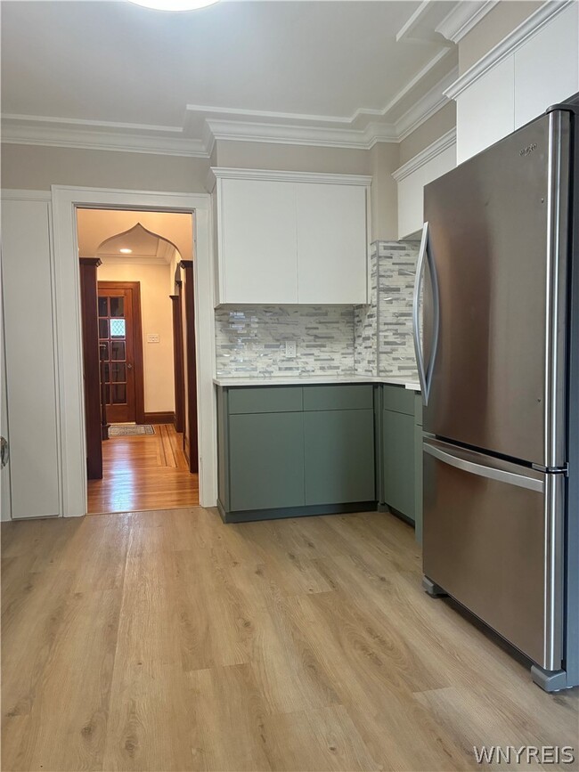 Building Photo - 385 Berryman Dr