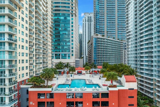 Building Photo - 1155 Brickell Bay Dr