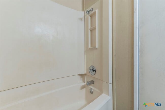Building Photo - 5576 Helm Ln