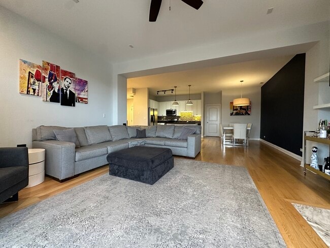 Building Photo - 2402 W McLean Ave