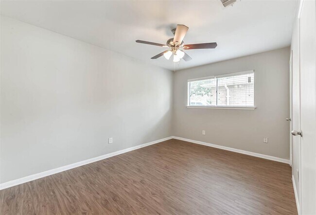 Building Photo - 5339 Castlecreek Ln