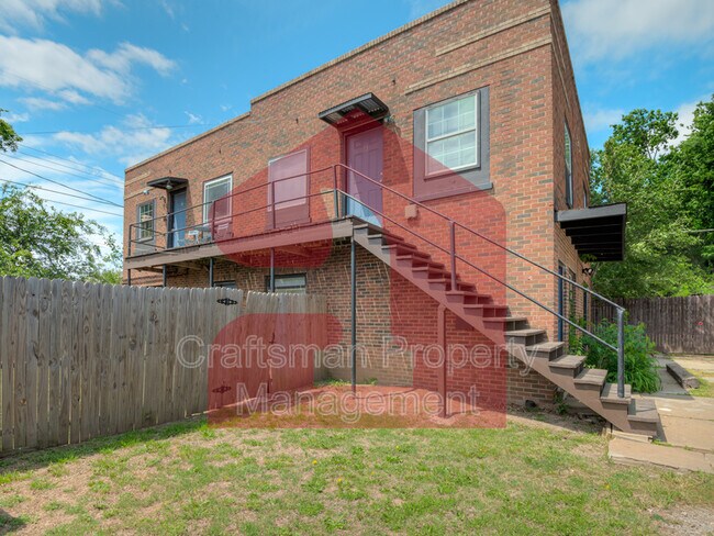 Building Photo - 704 NW 92nd St