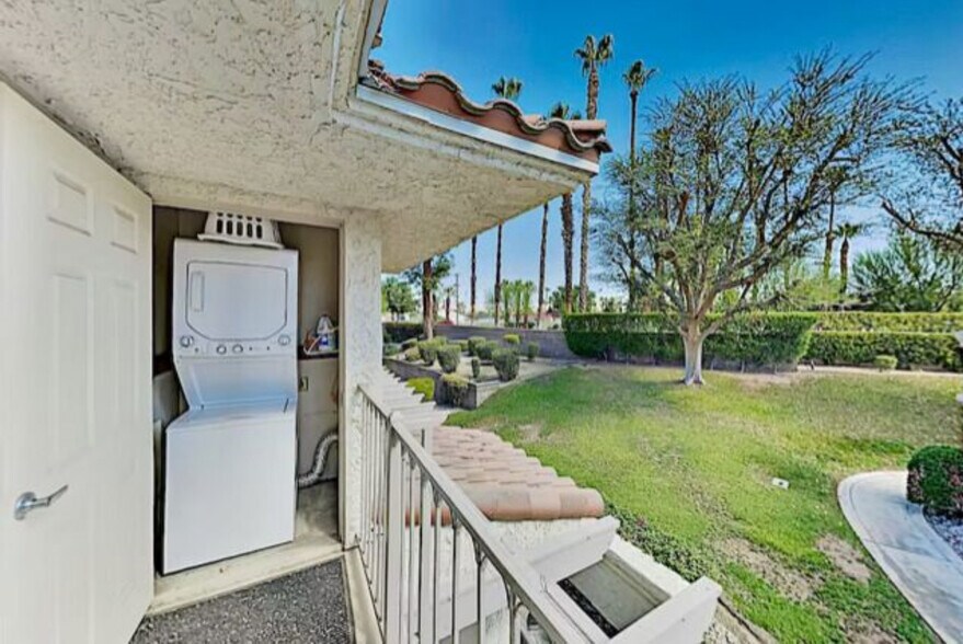 Building Photo - 505 S Farrell Dr
