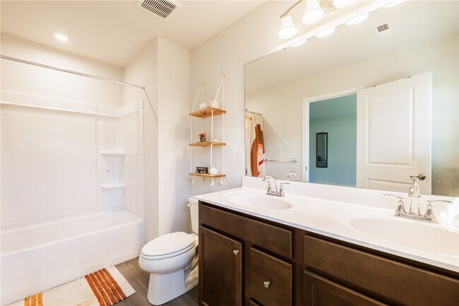 Building Photo - 23 Keuka Ln