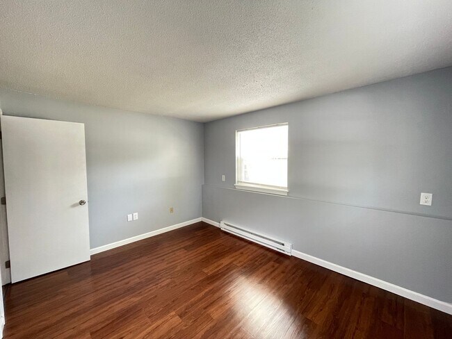 Building Photo - 179 Loudon Rd