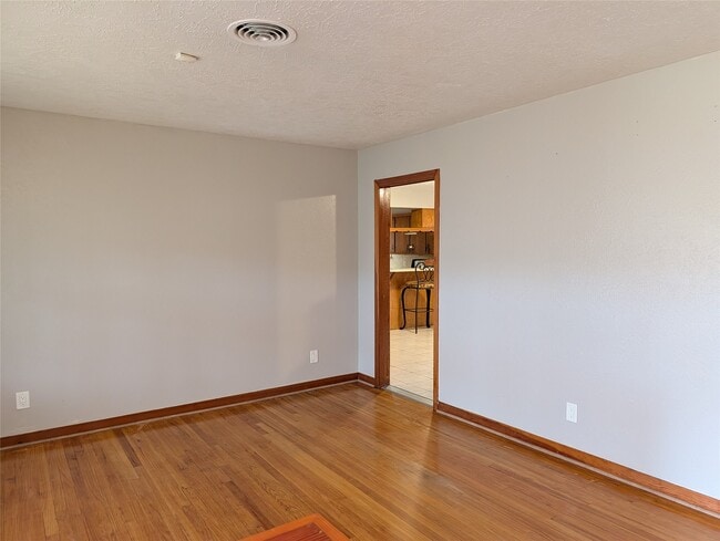 Building Photo - 1605 Ruella Ln