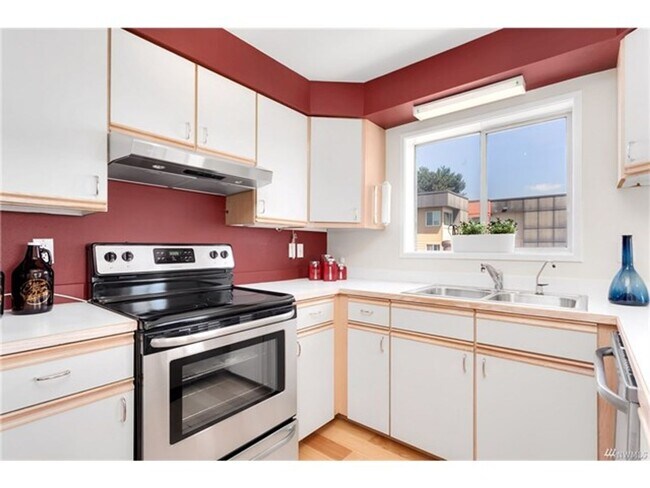 Building Photo - 2bd/1.75ba Seattle Condo