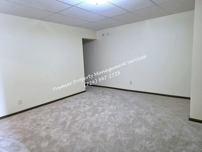 Building Photo - 220 5th St