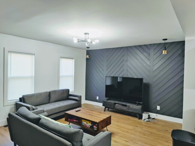 Building Photo - 82 Murray St