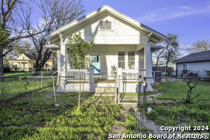 Building Photo - 1108 N Flores St