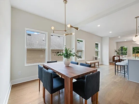 Dining room - 2130 12th Ave N