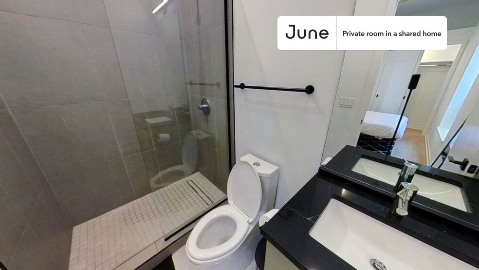 Building Photo - Room in Shared 4 bed/3 bath home