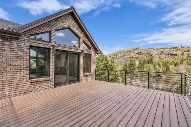 Building Photo - Pinebrook Luxury Remodeled Home