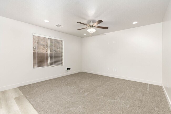 Building Photo - 3 bed | 2.5 bath | 2-car Townhome with Was...