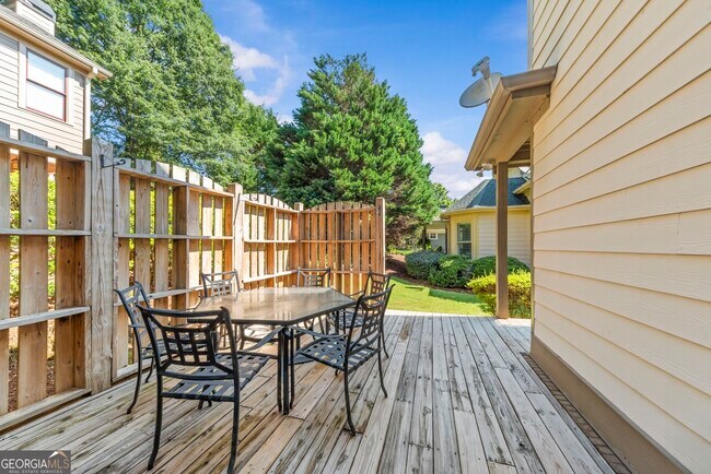 Building Photo - 135 Idlewilde Dr