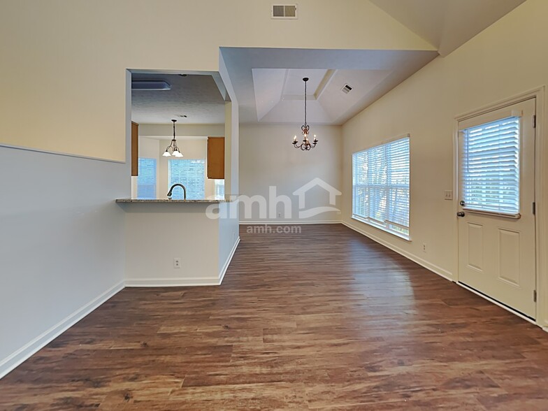 Building Photo - 5229 Ridgefalls Way