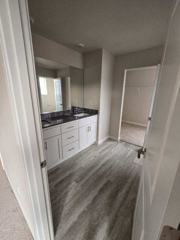 Building Photo - 9314 SE Snowberry Ct