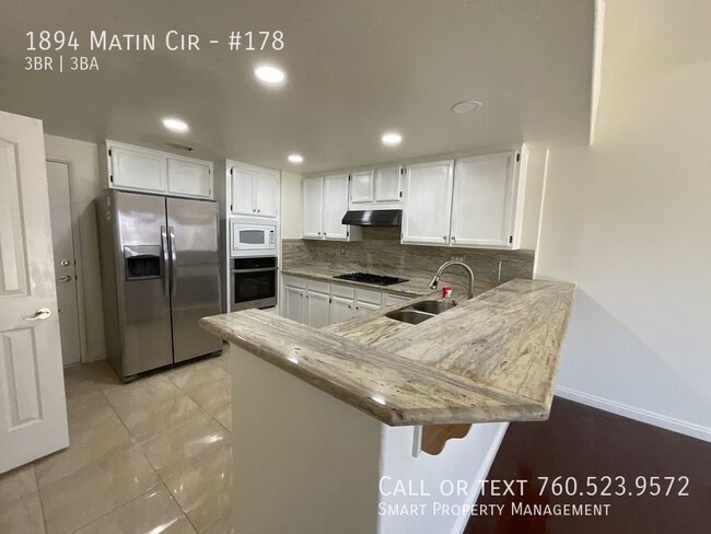 Building Photo - Upgraded Town Home 3BR/2.5BA  Great Locati...