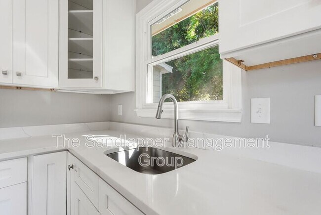 Building Photo - 5230-B Scarsdale Drive