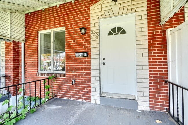 Primary Photo - 2204 Redthorn Rd