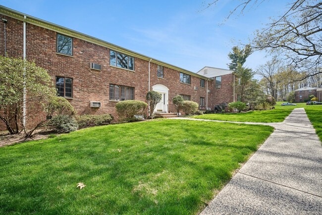 Building Photo - 69B Troy Dr