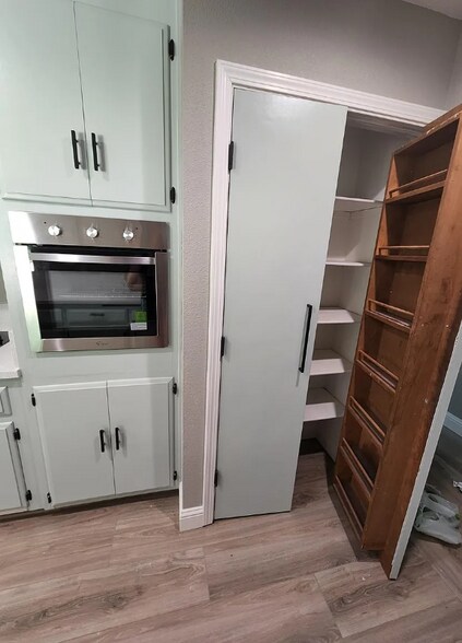 Building Photo - 440 Willamette Dr