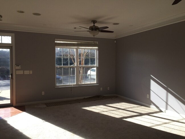 Building Photo - Townhome in Lismore Village Available!