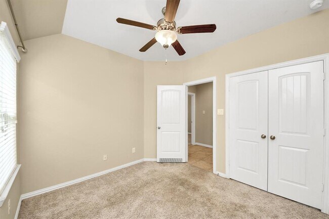 Building Photo - 2439 Dark Elm Dr