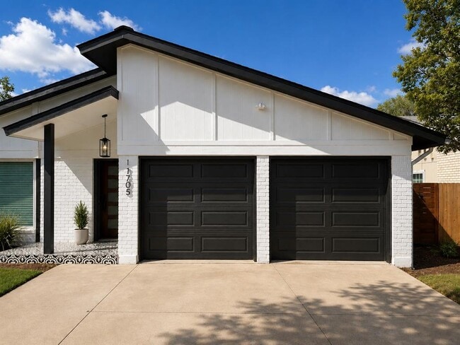 Building Photo - 1705 Cricket Hollow Dr