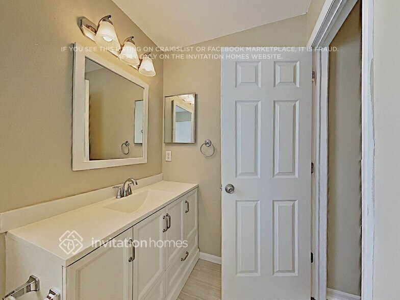 Building Photo - 13120 Fennway Ridge Dr