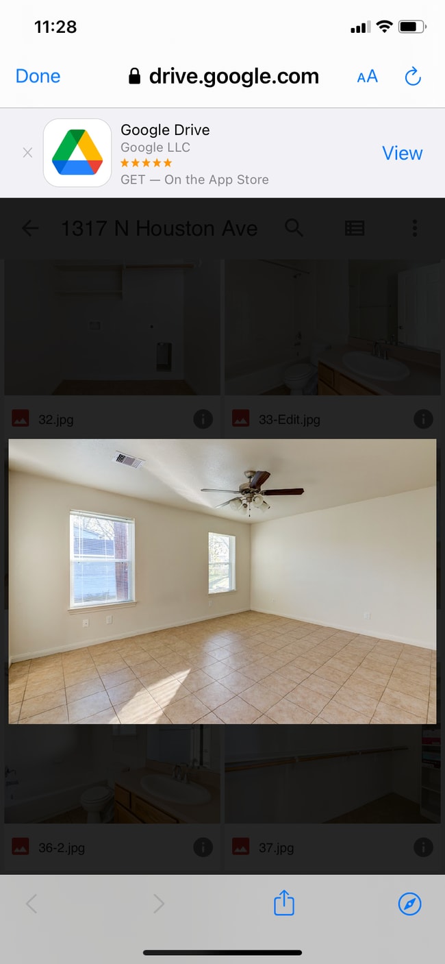 Building Photo - 1319 N Houston Ave