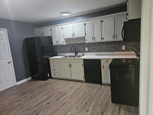 Building Photo - Condo for Rent