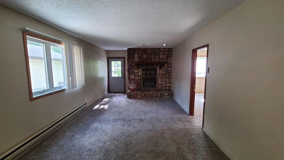 Building Photo - 1326 11th St N