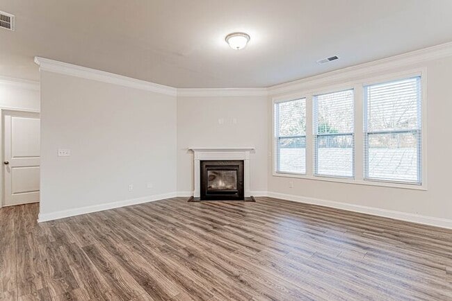 Building Photo - HUGE And BRAND New Home in Greer 29651!