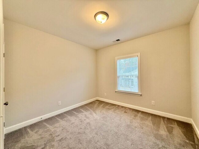 Building Photo - 3246 Douglas Fir Rd