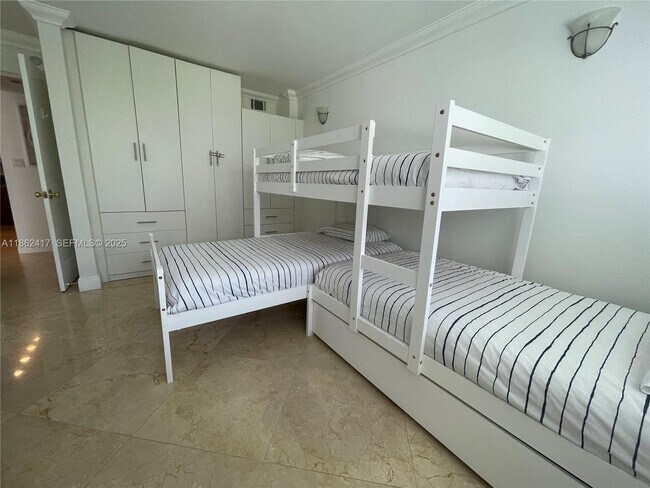 Building Photo - 177 Ocean Ln Dr